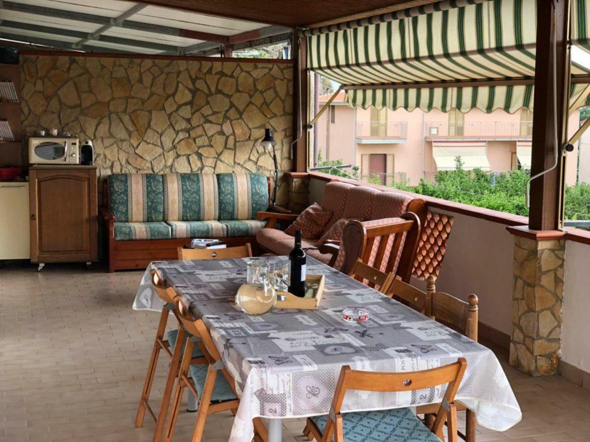 La Terrazza Di Carmen E Fausto Apartment Четраро Екстериор снимка