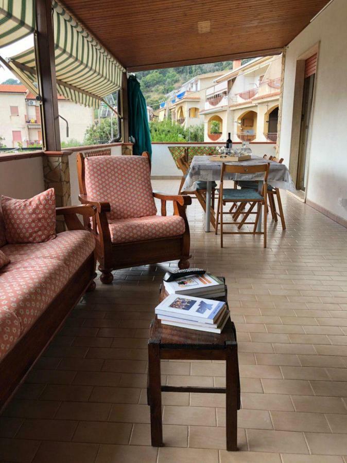 La Terrazza Di Carmen E Fausto Apartment Четраро Екстериор снимка