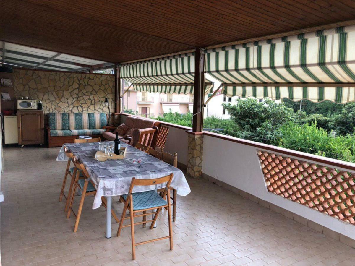 La Terrazza Di Carmen E Fausto Apartment Четраро Екстериор снимка